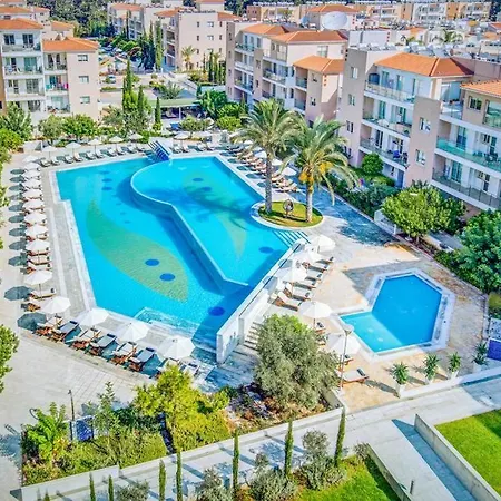 Luxurious Five Star Amenities * Paphos