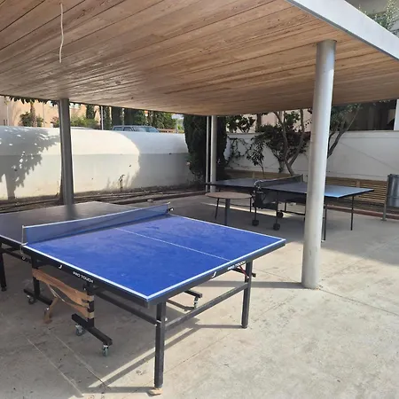 Luxurious Five Star Amenities Apartment *